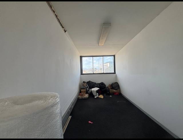 325M² WAREHOUSE TO LET IN AIRPORT INDUSTRIA
